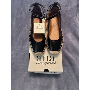 a.n.a Black & Tan Espadrille Ballet Flats